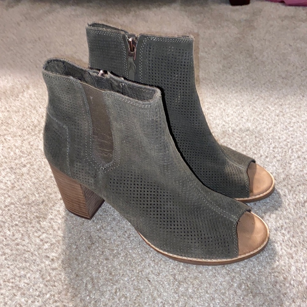 TOMS open toed shoes